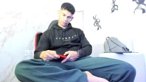 Snapshot of andres_stud chatting on October 2025 04:11:01 AM andres_stud online show from October 2025 04:11:01 AM