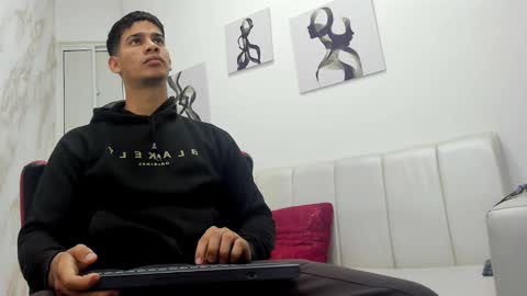 Snapshot of andres_stud chatting on October 2025 04:13:02 AM andres_stud online show from October 2025 04:13:02 AM