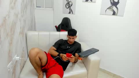 Snapshot of andres_stud chatting on October 2025 04:02:01 AM andres_stud online show from October 2025 04:02:01 AM