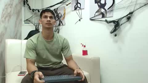 Snapshot of andres_stud chatting on October 2025 04:46:02 AM andres_stud online show from October 2025 04:46:02 AM