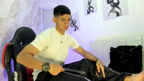 Snapshot of andres_stud chatting on November 2025 04:22:02 AM andres_stud online show from November 2025 04:22:02 AM