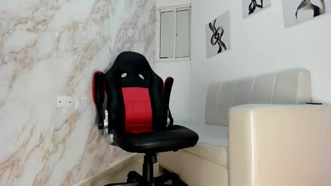 Snapshot of andres_stud chatting on November 2025 04:24:02 AM andres_stud online show from November 2025 04:24:02 AM