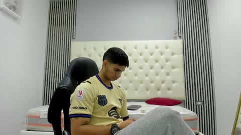 Snapshot of andres_stud chatting on March 2026 03:43:02 AM andres_stud online show from March 2026 03:43:02 AM