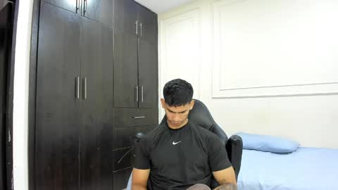 andres_stud online show from April 2026 05:27:02 AM