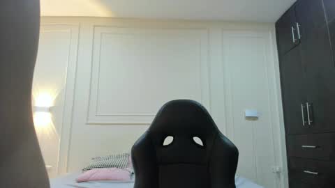 andres_stud online show from June 2026 04:10:02 AM