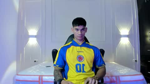 andres_stud online show from June 2026 04:46:01 AM