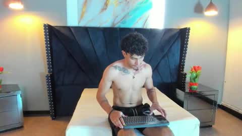Snapshot of andres_vnk chatting on October 2025 07:18:01 PM Andres online show from October 2025 07:18:01 PM