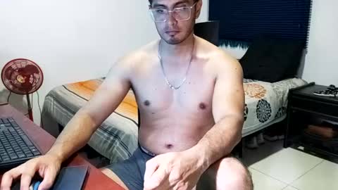 andresvergon85 online show from March 2025 02:47:02 AM