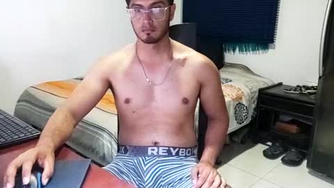 andresvergon85 online show from March 2025 03:32:02 AM