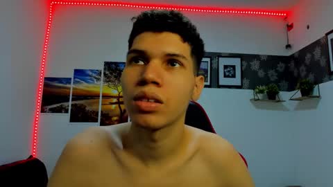 andrew_2811 online show from October 2025 03:06:02 AM