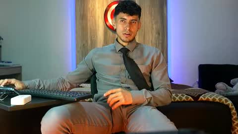 Andrew online show from October 2025 05:24:01 AM