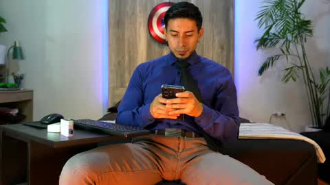 Andrew online show from June 2026 02:39:01 AM