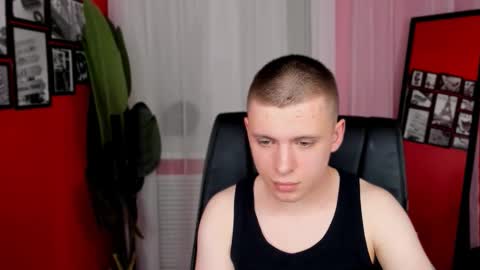 Snapshot of andrew_ellis chatting on November 2025 04:06:02 PM Andrew online show from November 2025 04:06:02 PM