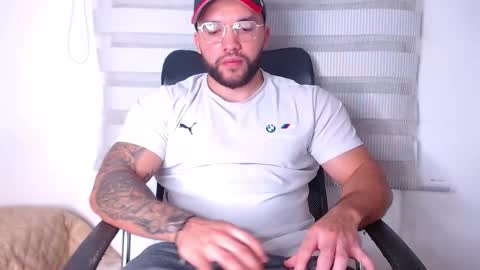 Snapshot of andrew_holden__ chatting on October 2025 11:41:02 PM andrew_holden__ online show from October 2025 11:41:02 PM