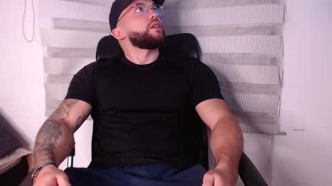 andrew_holden__ online show from November 2025 12:20:02 AM