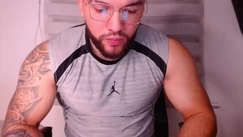 andrew_holden__ online show from November 2025 11:35:01 PM