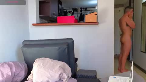 Andrew online show from November 2025 09:17:02 PM