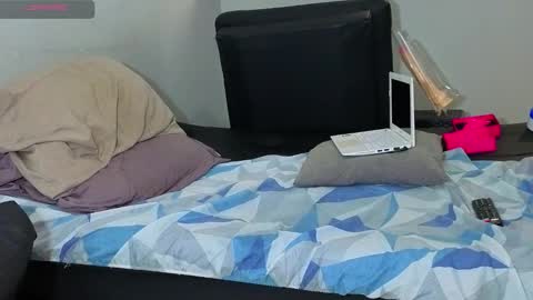 Andrew online show from November 2025 01:27:01 AM