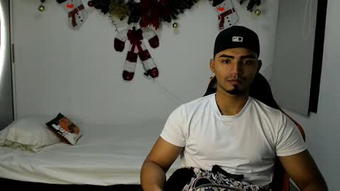 Snapshot of andrew_jonhes1 chatting on December 2025 11:48:02 AM andrew_jonhes1 online show from December 2025 11:48:02 AM