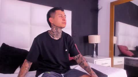 andrew_sanders69 online show from January 2026 07:30:01 PM