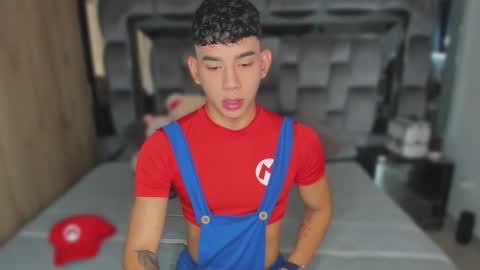 Snapshot of andrew_twink18 chatting on September 2025 09:07:02 PM Andrew M. online show from September 2025 09:07:02 PM