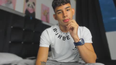 Snapshot of andrew_twink18 chatting on September 2025 11:10:01 PM Andrew M. online show from September 2025 11:10:01 PM