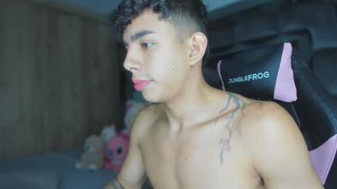 Snapshot of andrew_twink18 chatting on October 2025 05:06:02 AM Andrew M. online show from October 2025 05:06:02 AM