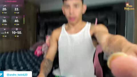 Snapshot of andrew_twink18 chatting on October 2025 10:44:02 PM Andrew M. online show from October 2025 10:44:02 PM
