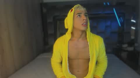 Snapshot of andrew_twink18 chatting on January 2026 10:48:01 PM Andrew M. online show from January 2026 10:48:01 PM