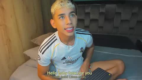 Snapshot of andrew_twink18 chatting on January 2026 01:21:02 AM Andrew M. online show from January 2026 01:21:02 AM