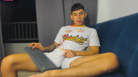 Snapshot of andrew_twink18 chatting on February 2026 11:41:02 PM Andrew M. online show from February 2026 11:41:02 PM