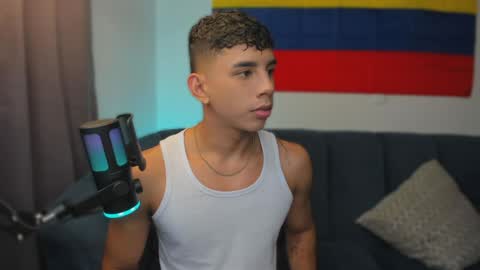 Snapshot of andrew_twink18 chatting on May 2026 09:57:01 PM Andrew M. online show from May 2026 09:57:01 PM