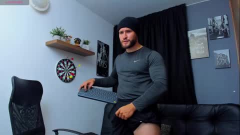 Snapshot of andrewdiaz_ chatting on February 2025 03:31:02 AM Andrew Diaz online show from February 2025 03:31:02 AM