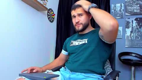 Snapshot of andrewdiaz_ chatting on October 2025 06:14:02 AM Andrew Diaz online show from October 2025 06:14:02 AM