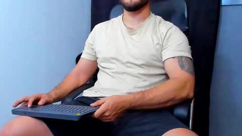 Andrew Diaz online show from December 2025 03:55:01 AM