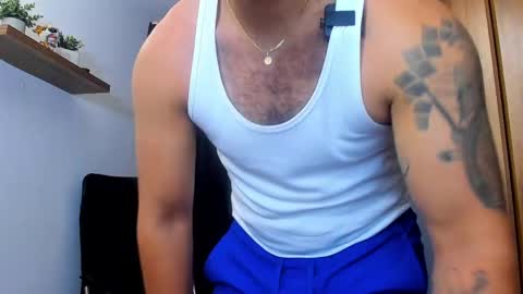 Snapshot of andrewdiaz_ chatting on May 2026 09:01:02 PM Andrew Diaz online show from May 2026 09:01:02 PM