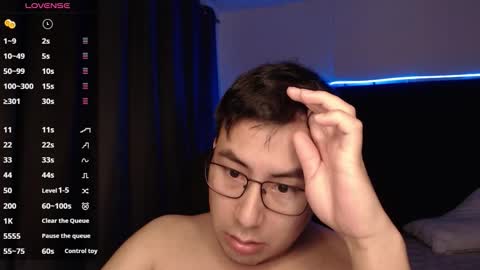 andrewmhilton_ online show from October 2025 05:46:01 AM