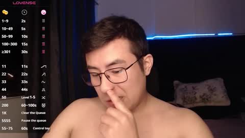 andrewmhilton_ online show from November 2025 05:07:02 AM