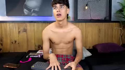 Snapshot of andrewortix chatting on March 2026 04:20:01 AM AndreWortix online show from March 2026 04:20:01 AM