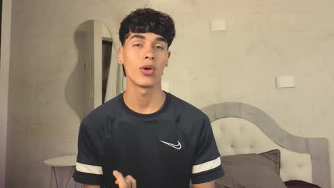 Snapshot of andrewortix chatting on March 2026 04:27:02 AM AndreWortix online show from March 2026 04:27:02 AM