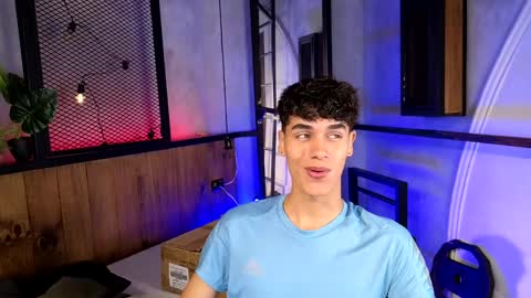 Snapshot of andrewortix chatting on March 2026 04:45:02 AM AndreWortix online show from March 2026 04:45:02 AM