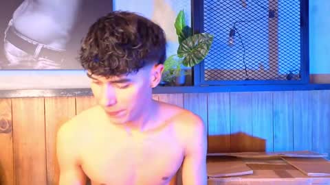 Snapshot of andrewortix chatting on April 2026 05:04:02 AM AndreWortix online show from April 2026 05:04:02 AM