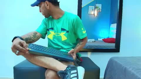 Snapshot of andrey_u92 chatting on February 2025 06:09:01 PM online show from February 2025 06:09:01 PM