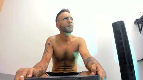 Snapshot of andrey_u92 chatting on February 2025 01:27:01 PM online show from February 2025 01:27:01 PM