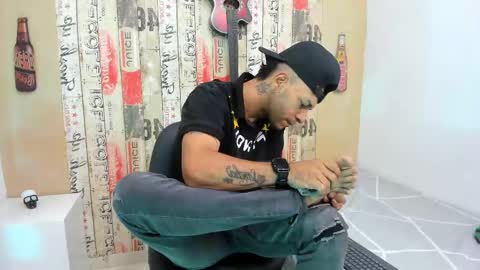 Snapshot of andrey_u92 chatting on February 2025 01:03:02 AM online show from February 2025 01:03:02 AM