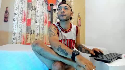 Snapshot of andrey_u92 chatting on March 2025 05:17:02 AM online show from March 2025 05:17:02 AM