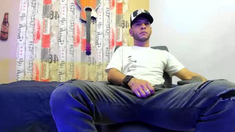 Snapshot of andrey_u92 chatting on March 2025 04:27:02 AM online show from March 2025 04:27:02 AM