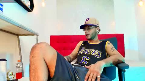 Snapshot of andrey_u92 chatting on October 2025 08:40:02 PM online show from October 2025 08:40:02 PM