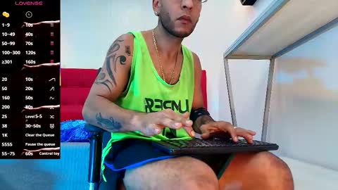 Snapshot of andrey_u92 chatting on October 2025 07:59:01 PM online show from October 2025 07:59:01 PM