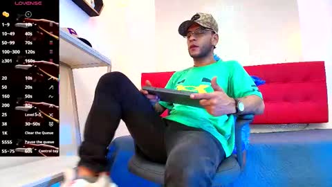 Snapshot of andrey_u92 chatting on October 2025 09:59:02 PM online show from October 2025 09:59:02 PM